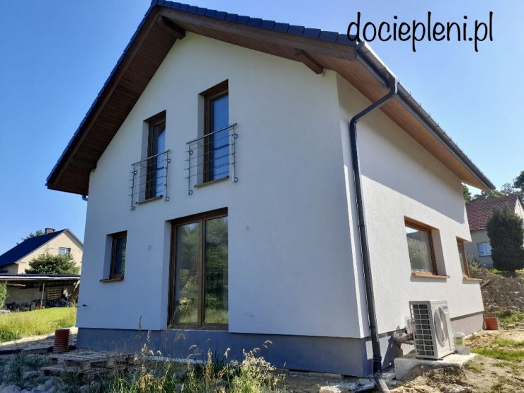 4250E36A-9D04-488A-BEA7-2697A850C7AD