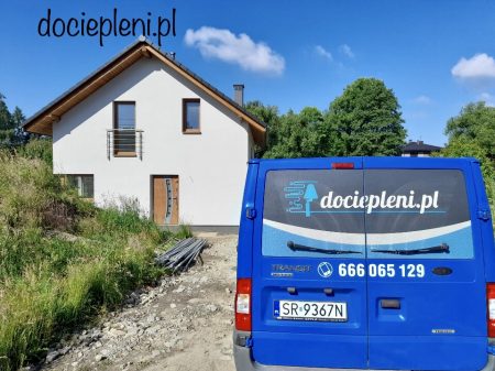 C854CC82-7C5B-4F5E-8C21-C258B4E6051B