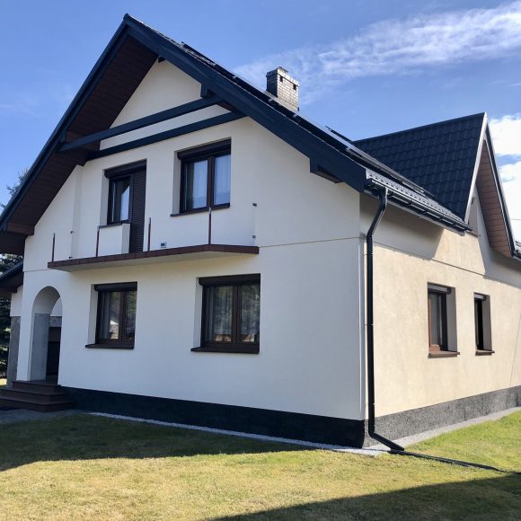 A8EB4D32-51CA-4142-9EAF-4995064B8ED6