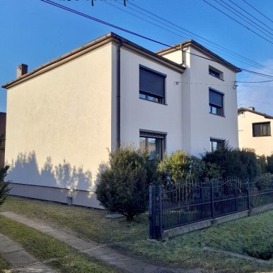 870872F0-E2BF-4241-BA57-424E806F03BA