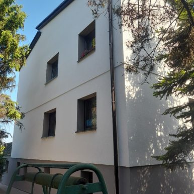 3A841D78-5851-43B6-A812-94028A4E2ADC