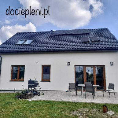 E0EFF96A-5398-44BC-9EF1-0D0AE77BB387